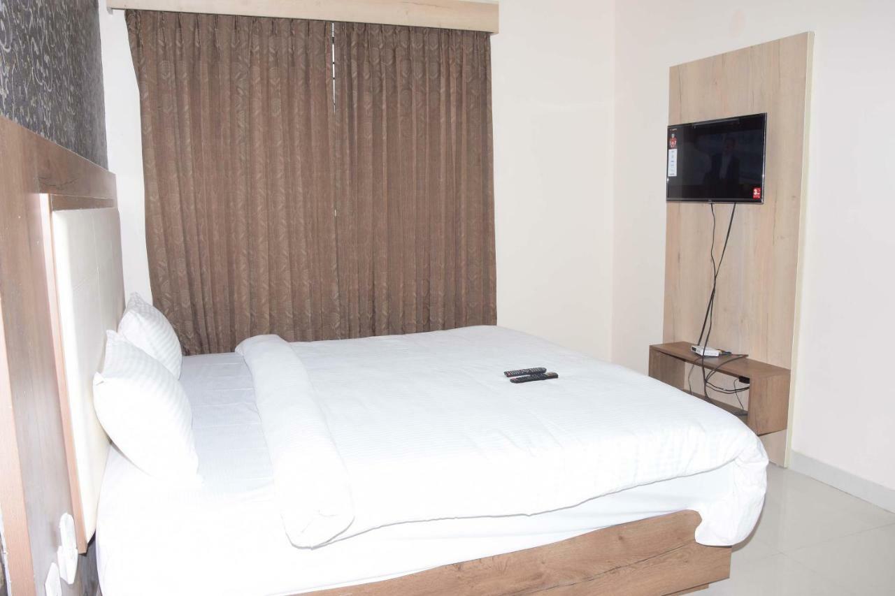 Salem Regency - A Business Stay 외부 사진