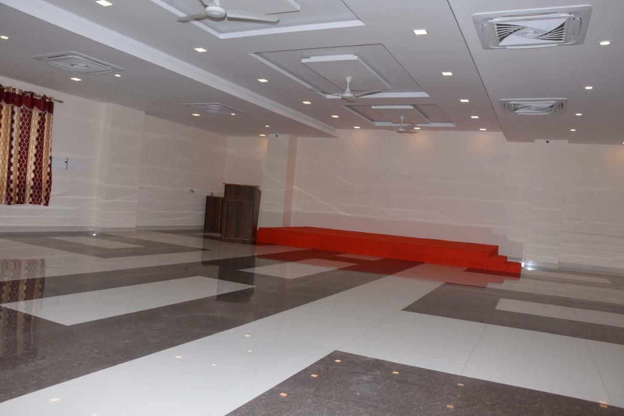 Salem Regency - A Business Stay 외부 사진