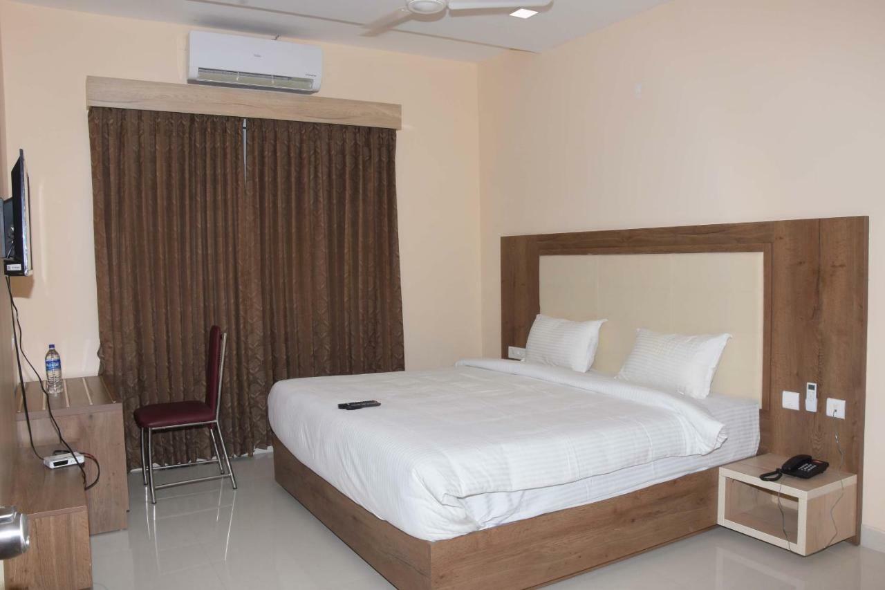 Salem Regency - A Business Stay 외부 사진