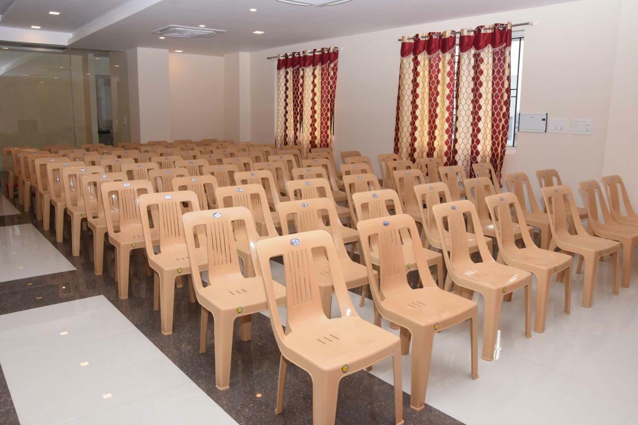 Salem Regency - A Business Stay 외부 사진